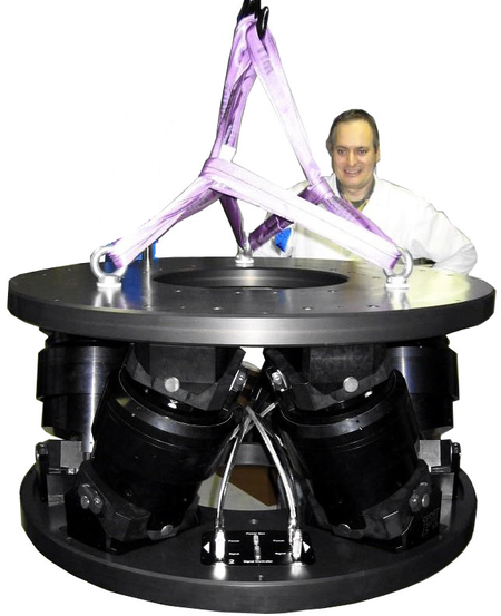 M-850K102, High Load, Vacuum Compatible Hexapod (Image: PI)