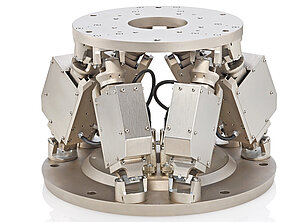 (left) Vacuum compatible hexapod 6-axis positioning system (Image PI)