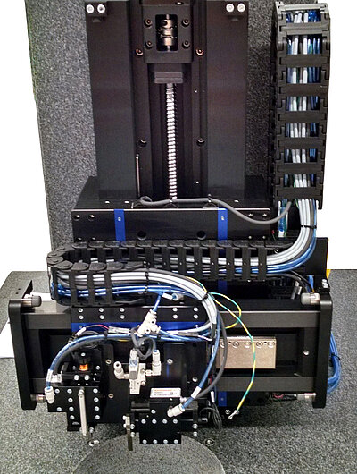 Multi-axis air bearing positioning system with screw-driven Z-axis (Image: PI)