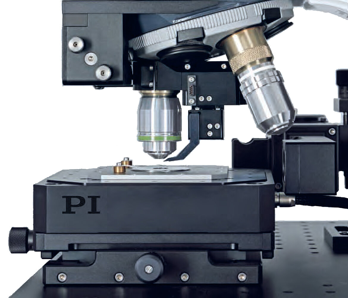 Raman microscopy is based on a confocal, optical microscope and a Raman spectrometer. (Image: WITec GmbH)