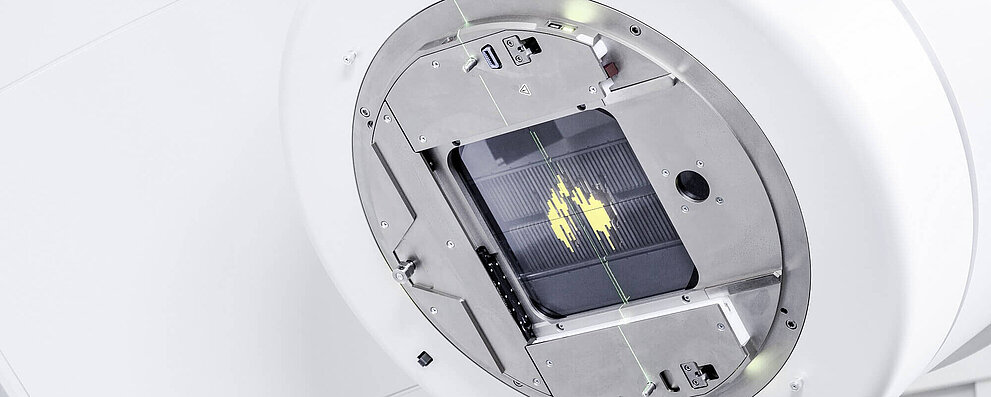 Adaptive Aperture Adjustment